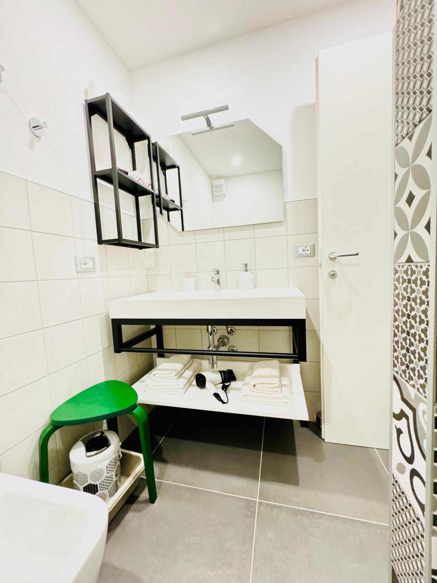 Smart Silver Apartment Central Бергамо Екстериор снимка